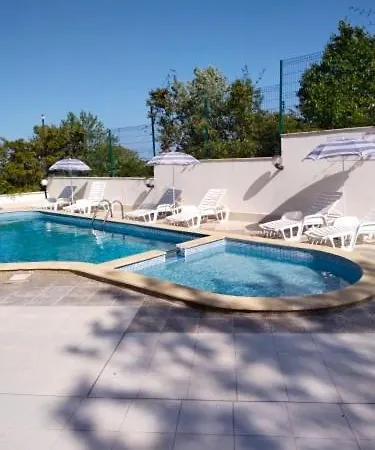 Summer Rose By The Sea * Bjała