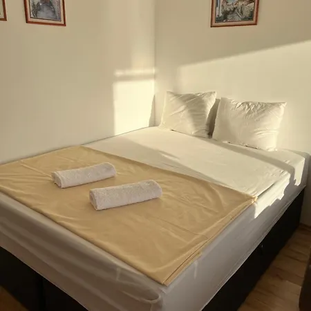 Summer Rose By The Sea Apartment