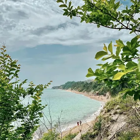 студия на берегу моря Бяла