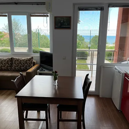 Summer Rose By The Sea Apartament Beala