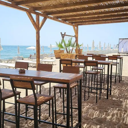 Summer Rose By The Sea * Bjała